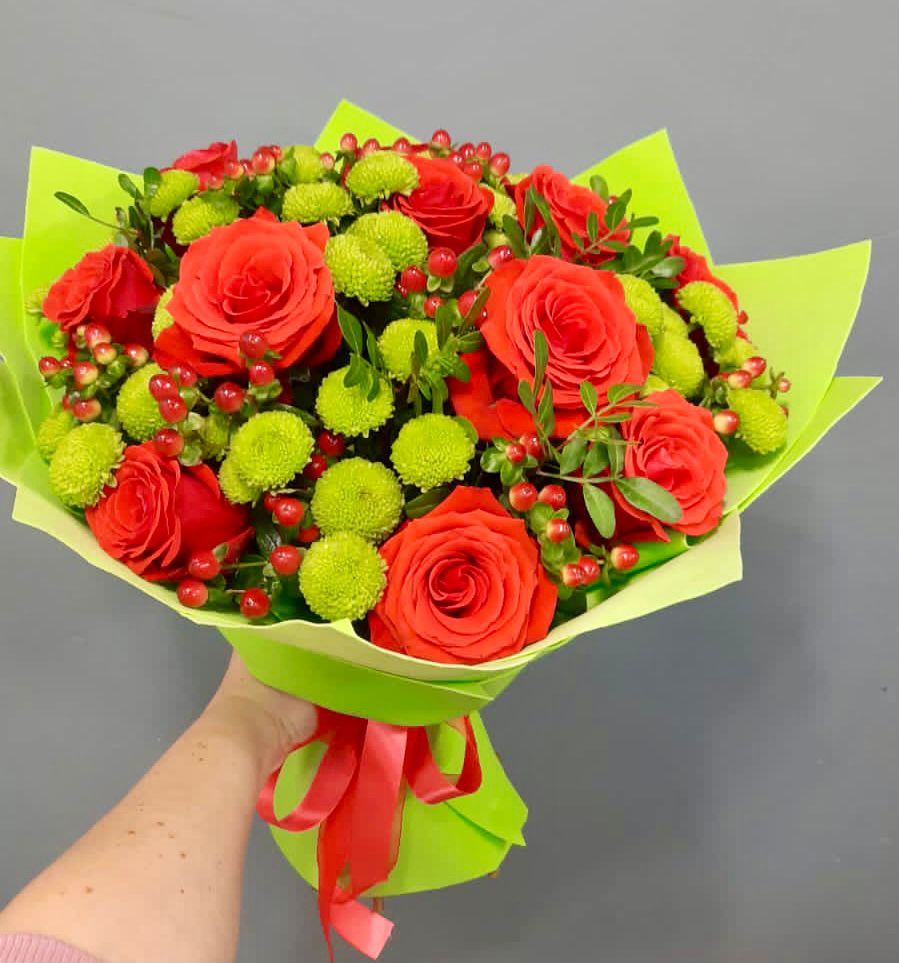 Букет цветов из: Хризантемы и Розы в Величаевском