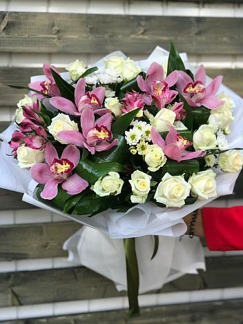 Букет цветов из: Розы и Хризантемы в Величаевском