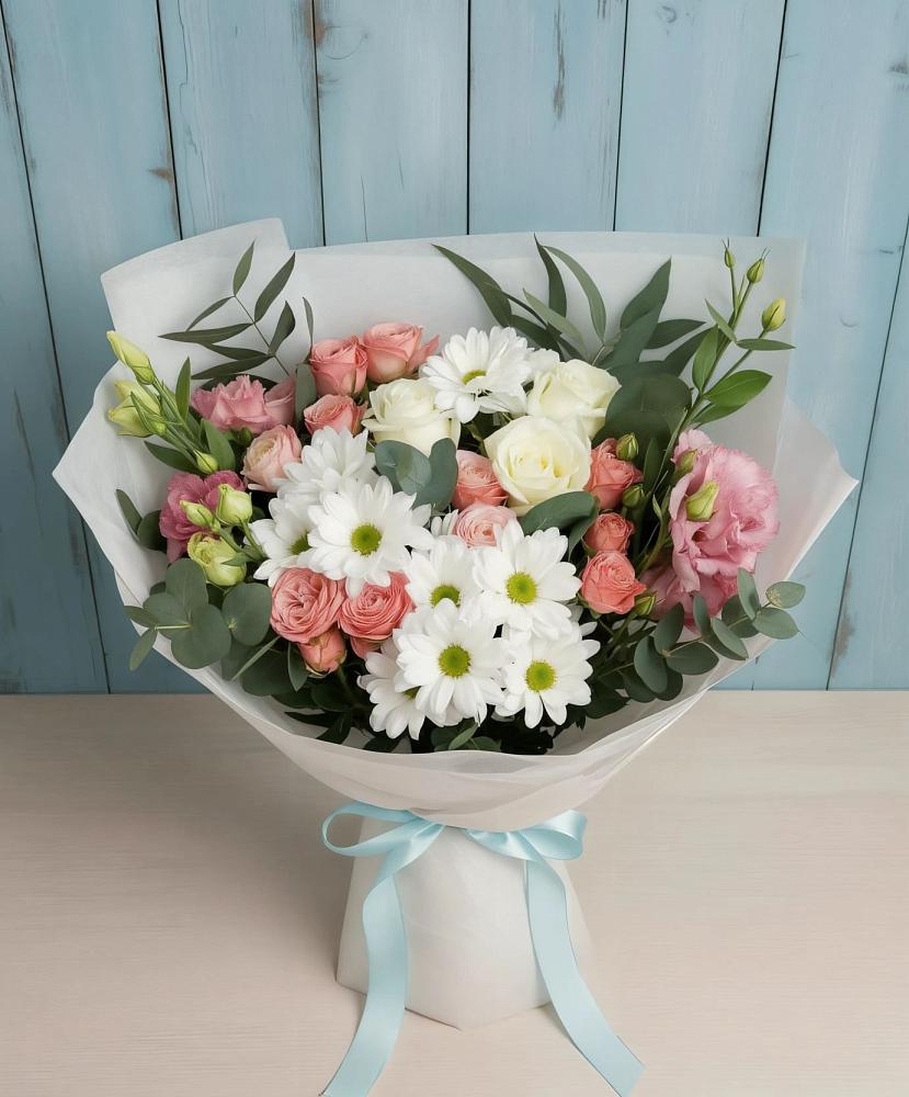 Букет цветов из: Розы, Лизиантусы и Хризантемы в Величаевском