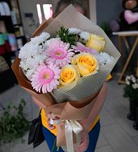 Букет цветов из:  Герберы, Розы и Хризантемы в Величаевском