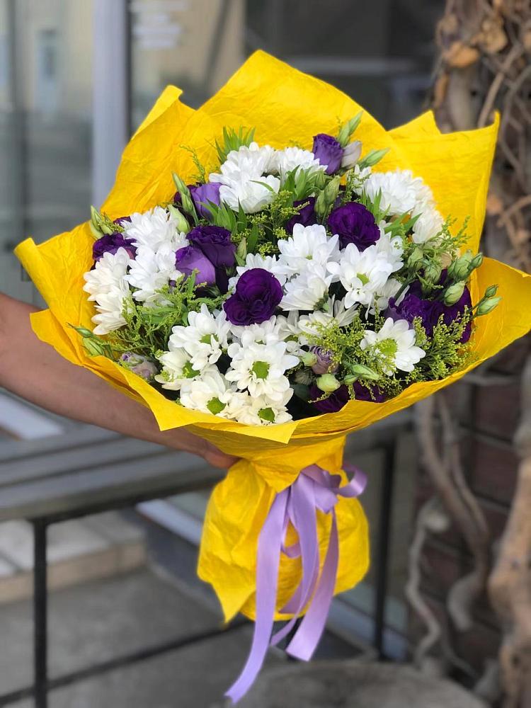 Букет цветов из: Ирисы, Хризантемы и Ромашки в Величаевском