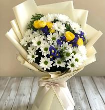 Букет цветов из:  Ирисы, Хризантемы и Розы #REPLACE_PRED# Величаевском