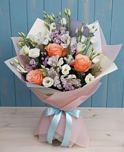 Букет цветов из:  Лизиантусы, Розы, Альстромерии и Гипсофила в Величаевском