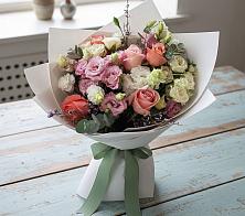 Букет цветов из:  Розы, Лизиантусы и Гвоздики #REPLACE_PRED# Величаевском