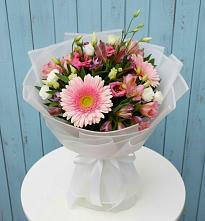 Букет цветов из:  Герберы, Альстромерии и Лизиантусы #REPLACE_PRED# Величаевском