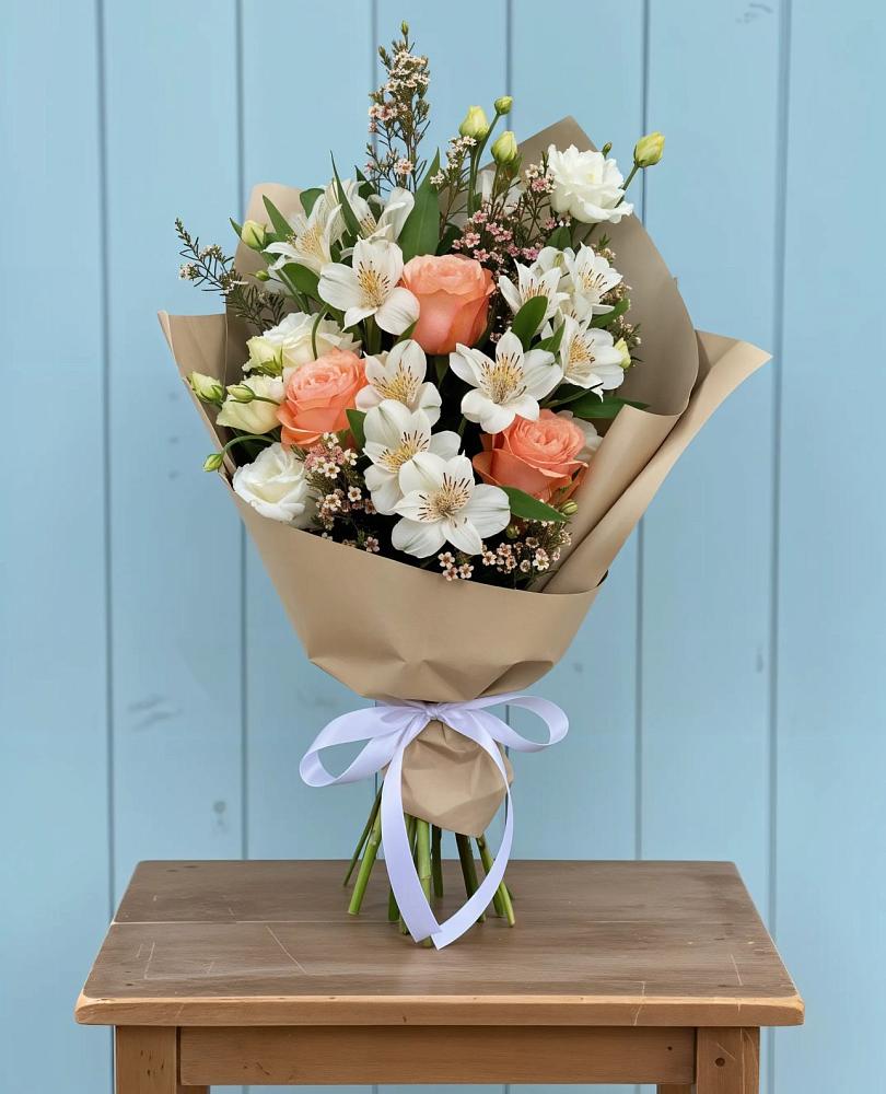 Букет цветов из: Альстромерии, Лизиантусы, Розы и Хризантемы в Величаевском